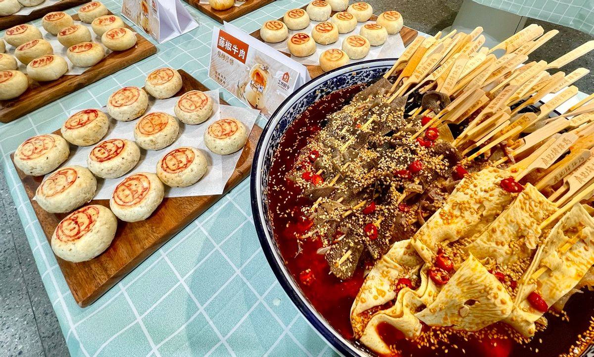 中秋第一口月饼，选啥口味？盒马“冷锅串串味”月饼走红